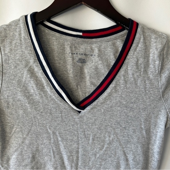Tommy Hilfiger Women’s Grey V-Neck T-Shirt Size XS - Picture 3 of 9